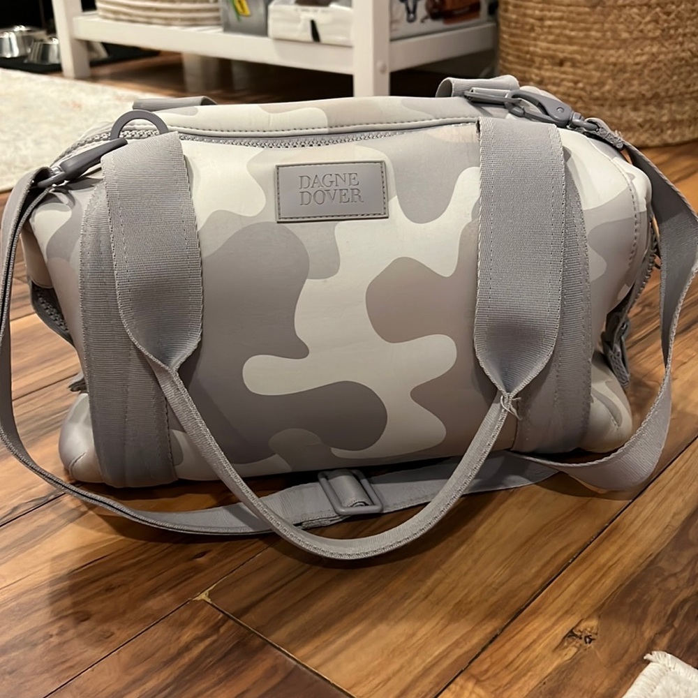 Dagne Dover Medium Landon Carryall